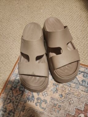 Crocs Platform H Strap Sandals